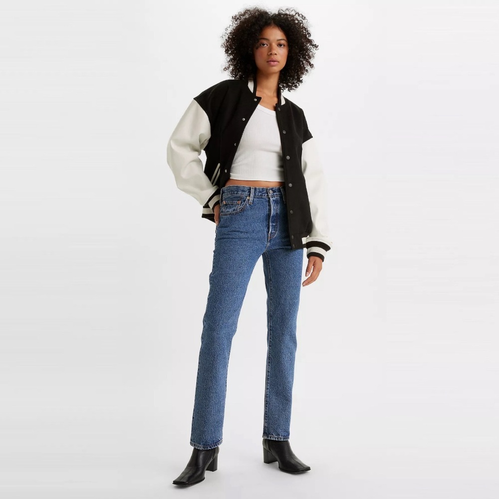 NWT - Levi’s 501 Original Jeans - Medium Indigo Stonewash - 26x32 and 27x32